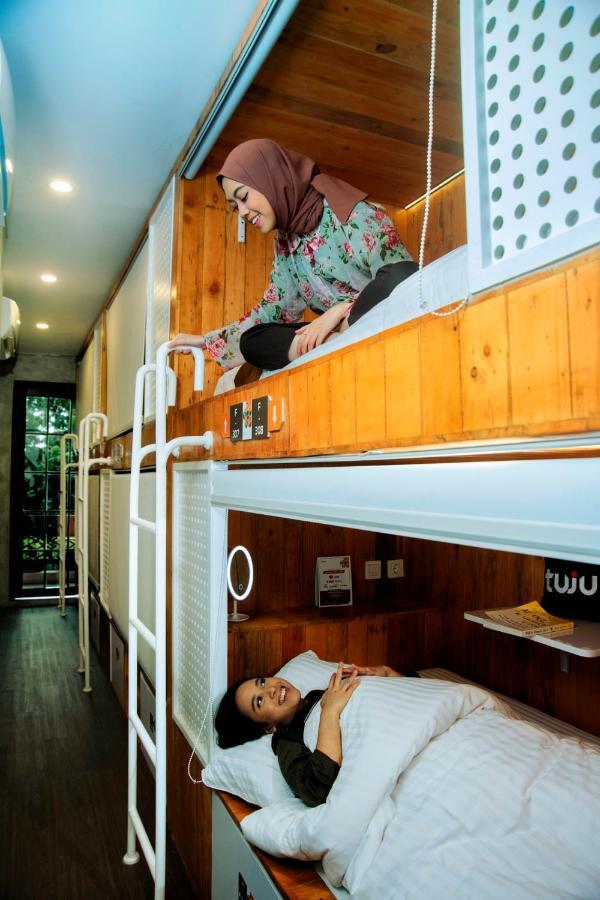 Tuju Arteri Pods Vandrerhjem Jakarta Eksteriør bilde